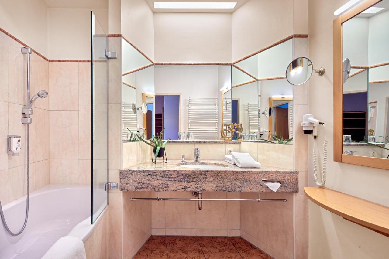 Ayurveda Resort Mandira Bad Waltersdorf Eksteriør billede